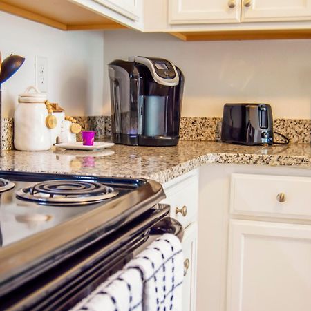 Cozy Condo, Minutes From Broadwy, Sleeps 5 Nashville Eksteriør bilde
